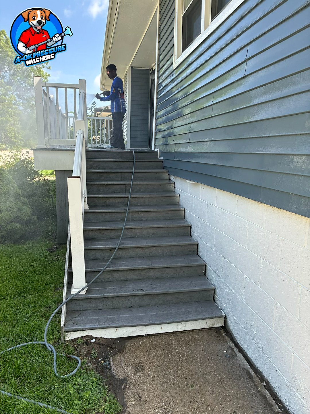 Composite Deck & Vinyl Railing Cleaning in Gary, Indiana