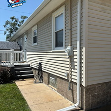 House-Wash-Deck-Cleaning-in-Griffith-Indiana 2